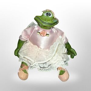 NWT Baily Rina, Soft Sculpture Frog from Russ, "The Country Folks